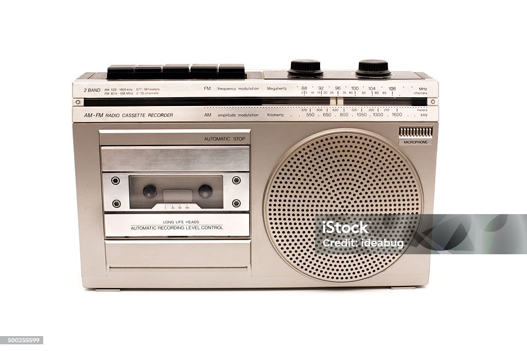 Portable AM-FM Radio/Cassette Recorder, sobre blanco - Foto de stock de Pasacintas libre de derechos
