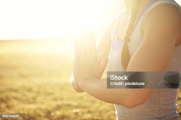 E Sem Paz Dentro - Fotografias de stock e mais imagens de Adulto - Adulto, Ao Ar Livre, Atividade