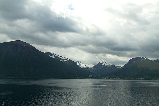 norte de noruega fjords. - tony snow fotos fotografías e imágenes de stock