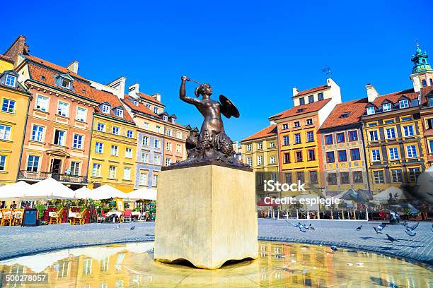 Mermaid Statue In Warsaw Old Town-foton och fler bilder på Warszawa - Warszawa, Gamla stan - Stadsdelstyp, Polen