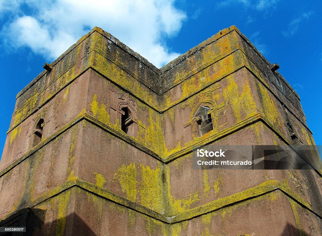 Lalibela, Etiopia: Scavate nella roccia Chiesa di Saint George - Foto stock royalty-free di A forma di croce