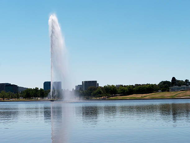 istock Captain Cook Memorial Fountain 500288219