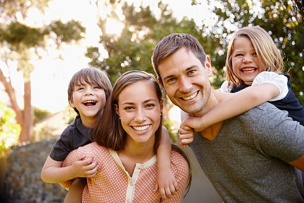 che hanno una corsa! - family portrait foto e immagini stock