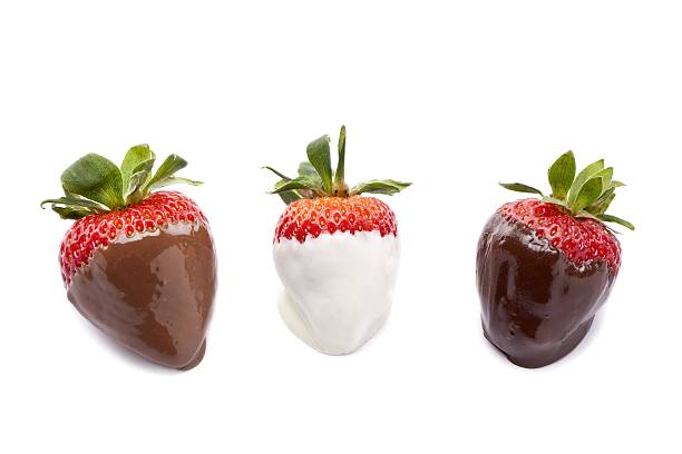 ripe strawberries ripe strawberries chocolate covered strawberries stock pictures, royalty-free photos & images