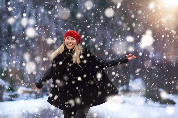 goditi una grande giornata invernale - snow heat adult blond hair foto e immagini stock
