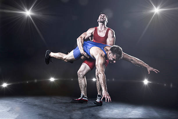 lançar freestyle lutador de luta livre - wrestling sport two people people imagens e fotografias de stock