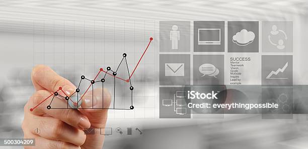 Рука Рисунок Диаграмма Диаграмма И Бизнесстратегии Концепция — стоковые фотографии и другие картинки Бизнес
