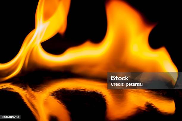 Fuoco Fiamme - Fotografie stock e altre immagini di Accendere (col fuoco) - Accendere (col fuoco), Astratto, Calore - Concetto