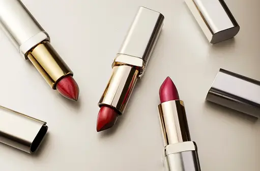 Other chemicals found in lipstick compositions include polymethylmethacrylate, methylparaben, and polyparaben. Photo, Unsplash