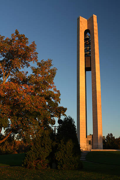ベルタワーます。 証書の carillon ます。 オハイオ州デイトン - carillon ストックフォトと画像