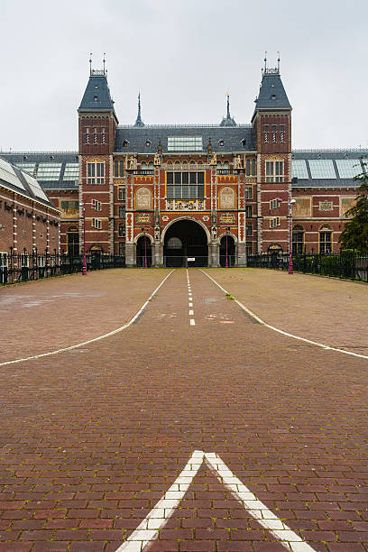 Rijksmuseum entrance vertical view