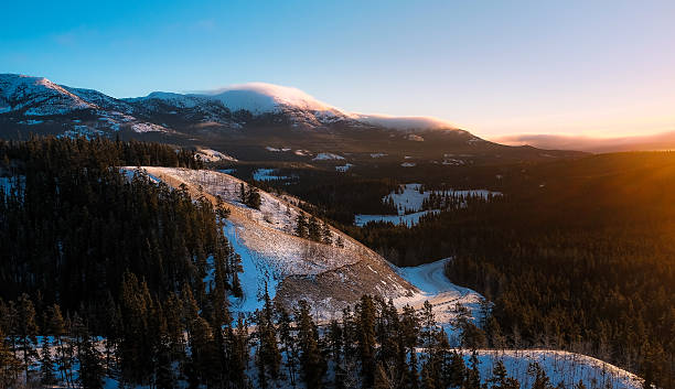 istock Yukon Winter Mountain Landscape 500334170