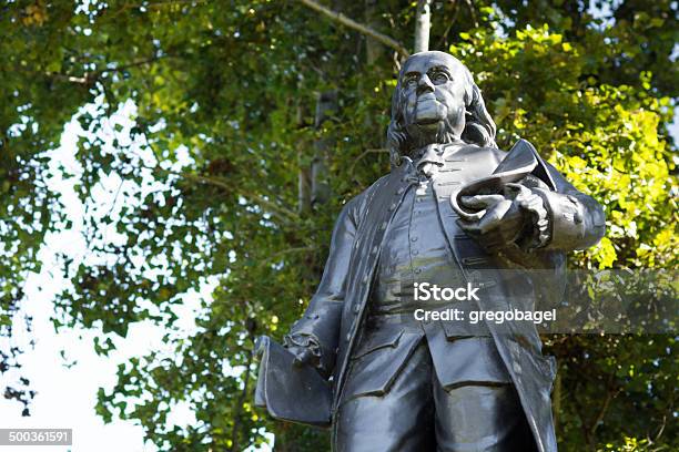 Photo libre de droit de Statue De Benjamin Franklin À Washington Square À San Francisco banque d'images et plus d'images libres de droit de Arbre