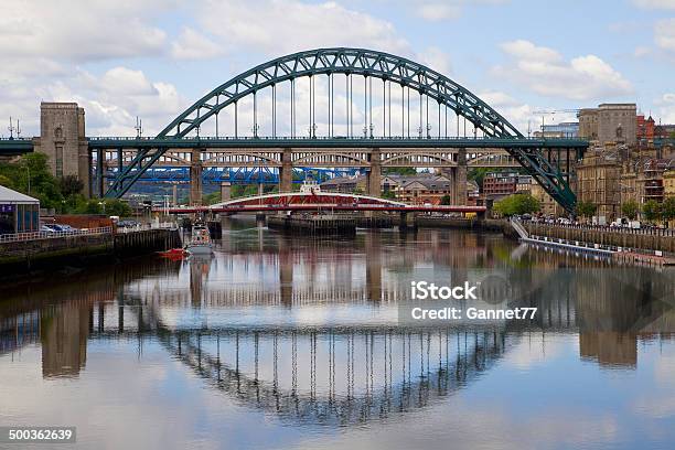 Tyne Most Odbicie - zdjęcia stockowe i więcej obrazów Most nad Tyne - Most nad Tyne, Most obrotowy, The Swing Bridge - River Tyne