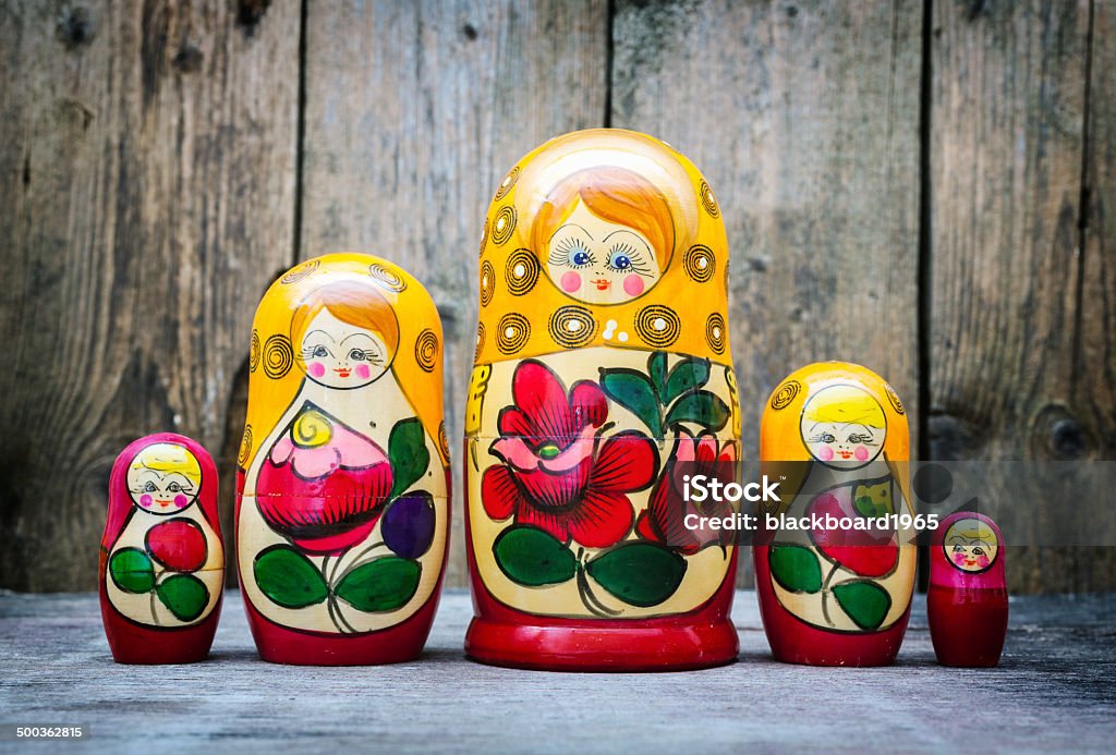 Babushkas または matryoshkas 人形ます。 - マトリョーシカのロイヤリティフリーストックフォト