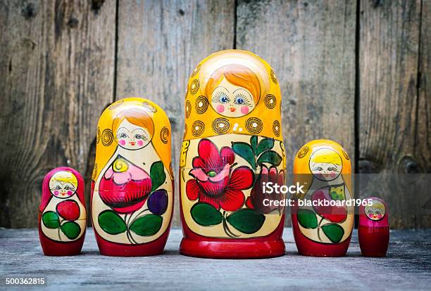 Babushkas または Matryoshkas 人形ます - マトリョーシカのストックフォトや画像を多数ご用意 - マトリョーシカ, おもちゃ, スラブ文化