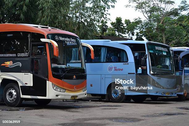 Bus Parkir Foto Stok - Unduh Gambar Sekarang - Terminal bus, Indonesia, Bandung