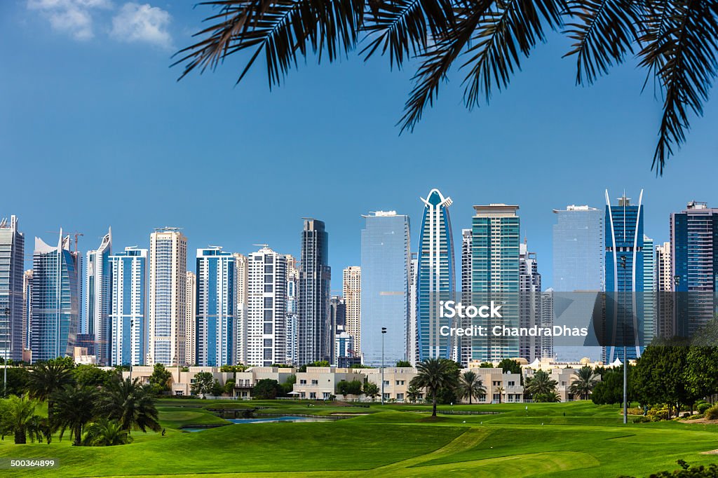 Dubai, EAU-golfe e modernos arranha-céus em Saudita - Royalty-free Ajardinado Foto de stock