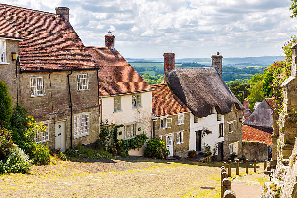 istock Gold Hill Shaftesbury Dorset 500365438