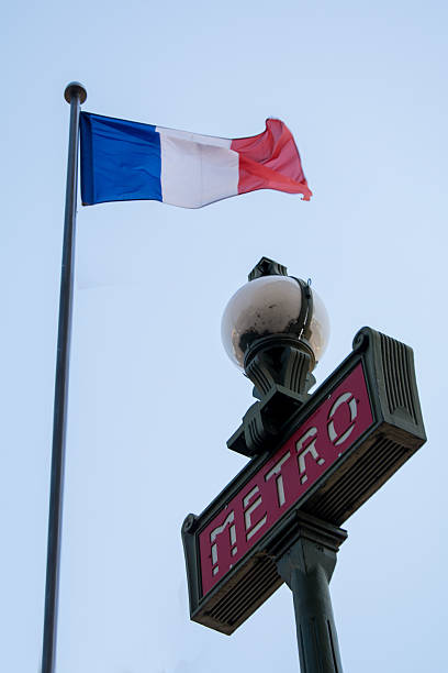 난징스루 팻말 플래깅 파리, 프랑스 - tricoleur 뉴스 사진 이미지