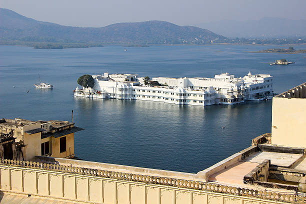 View of Lake Palace, Udaipur Lake Pichola and Lake Palace viewed from terrace of City Palace, Udaipur, Rajasthan, India, Asia lake palace stock pictures, royalty-free photos & images