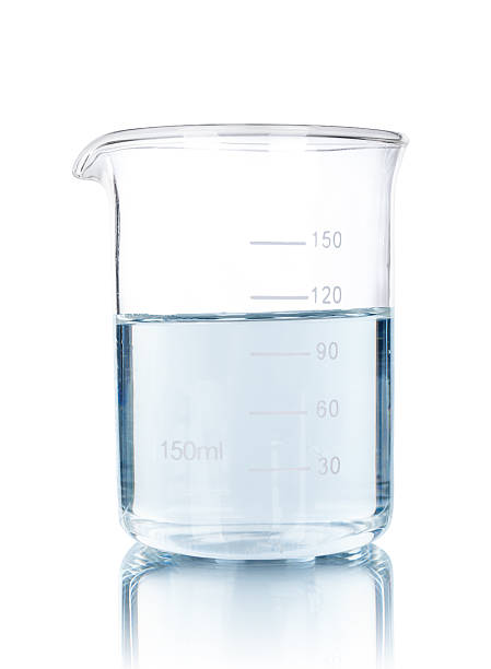 est-tube avec bleu liquide isolé sur fond blanc - laboratory glassware beaker flask glass photos et images de collection