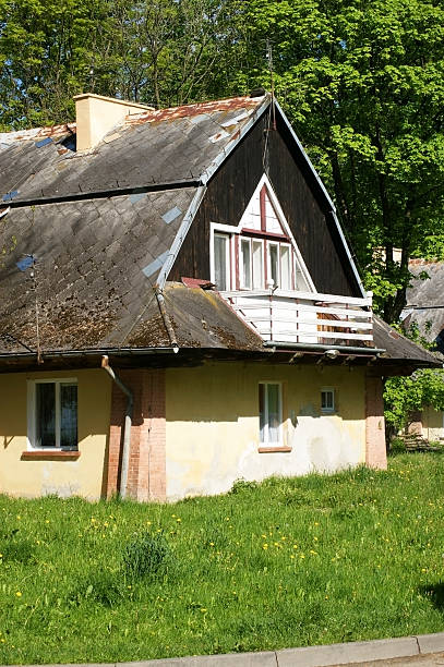 istock Old country house 500390407