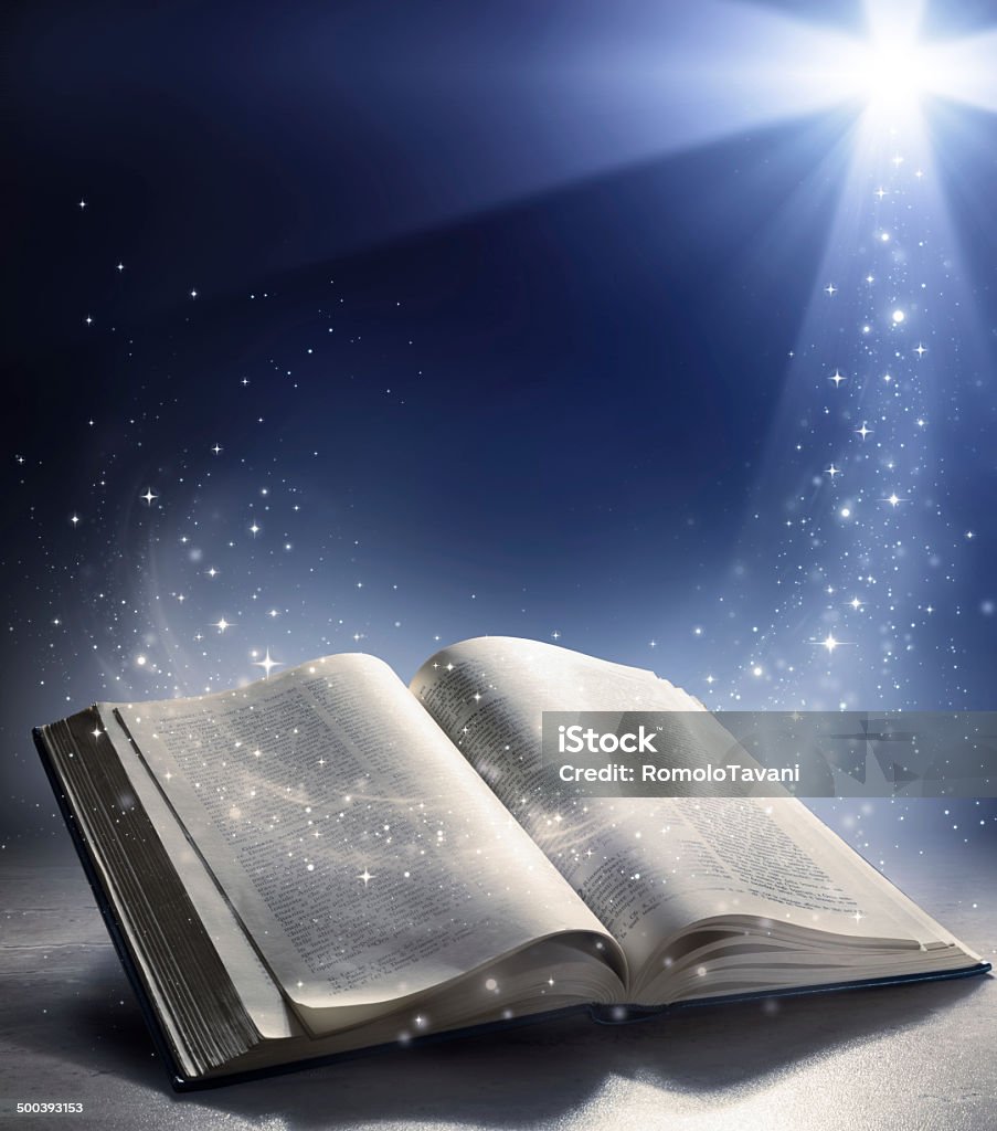 La Palabra De Dios Del Viento Foto de stock y más banco de imágenes de  Biblia - Biblia, Fondos, Libro - iStock