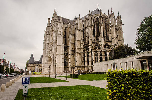 catedral de beauvais - beauvais imagens e fotografias de stock
