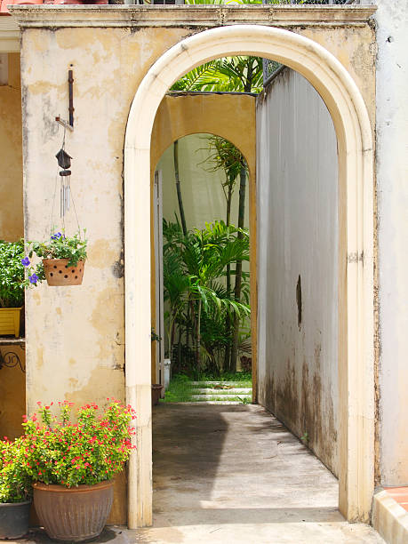 istock provencal country house 500430553