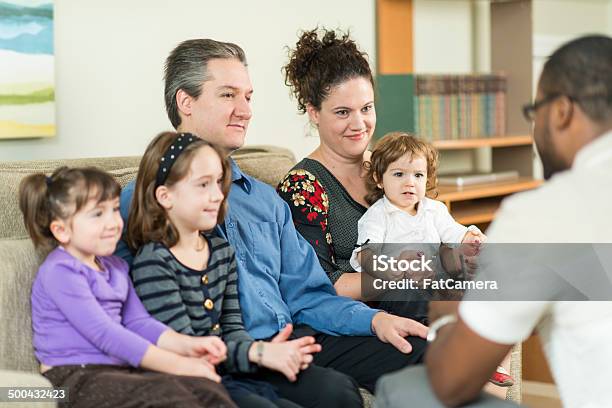 Therapie Stockfoto und mehr Bilder von Familie - Familie, Psychosoziale Beratung, Alternative Behandlungsmethode