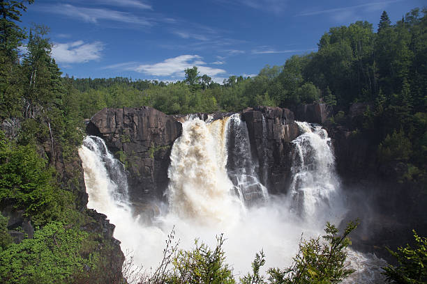 istock Pidgeon River International Border 500447139