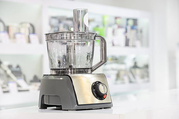 simple electric procesador en la tienda de venta al por menor de alimentos - food processor fotografías e imágenes de stock