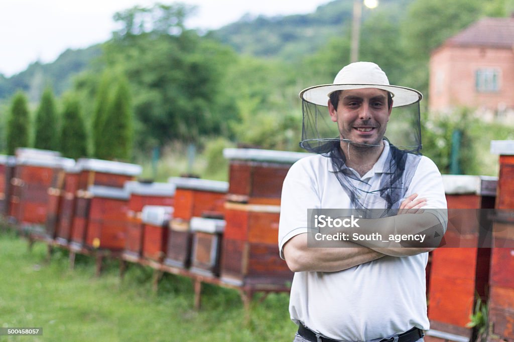 笑��顔の男性のポートレート、養蜂家 - ハナバチのロイヤリティフリーストックフォト