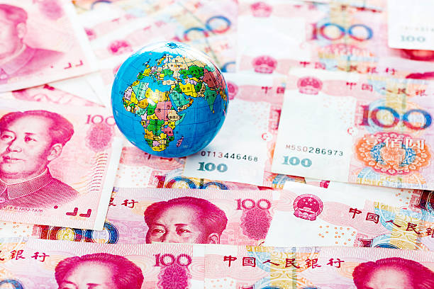 conceito de negócios globais - investment rmb savings china imagens e fotografias de stock