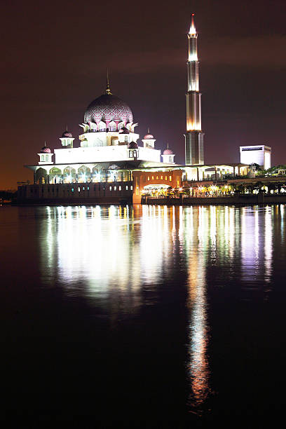 istock Putra Mosque at Putrajaya 500488688