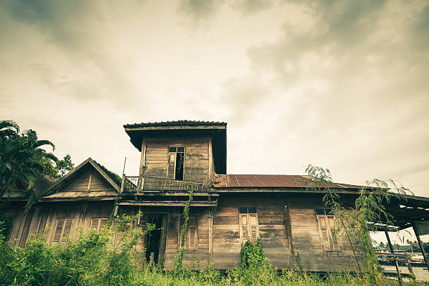 istock abandoned old house in Thailand 500491859