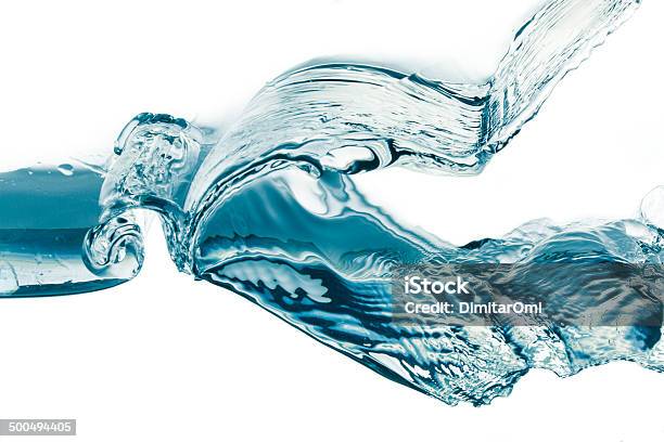 Acqua Splash Isolato Su Bianco - Fotografie stock e altre immagini di Acqua - Acqua, Acqua fluente, Acqua potabile