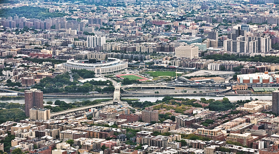 Vista aérea de la ciudad de Nueva York y el estadio de los Yankee photo