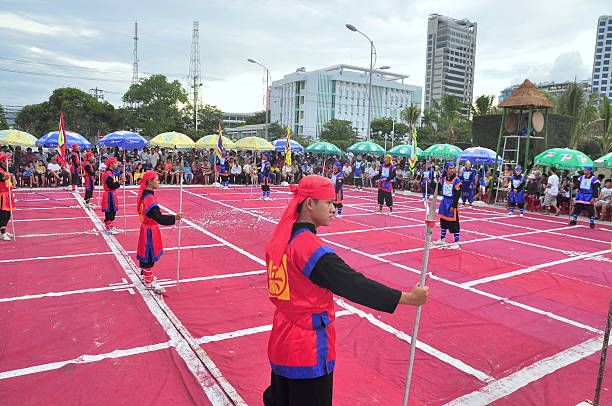 sztuki walki ludzi w szachy w festiwalu - city urban scene china crowded zdjęcia i obrazy z banku zdjęć