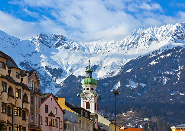 old town in innsbruck, österreich - tirol village european alps austria stock-fotos und bilder