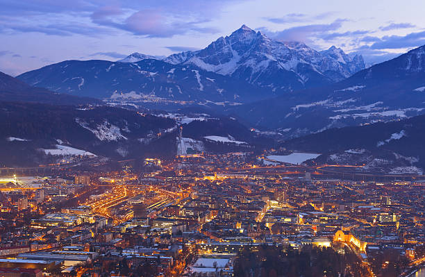 innsbruck, autriche - innsbruck austria tirol european alps photos et images de collection