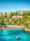 boote-und-blaues-meer-in-mallorca.jpg?b=1&s=170x170&k=20&c=v3mUBvsOQeLjFqqEJ4TnMkFdJT2Btpp6R0rtrZWzjvA=