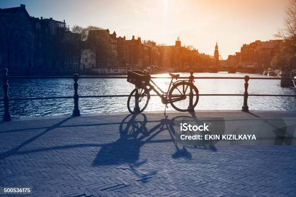 Panorama De La Ciudad De Ámsterdam Foto de stock y más banco de imágenes de Agua - Agua, Aire libre, Bicicleta
