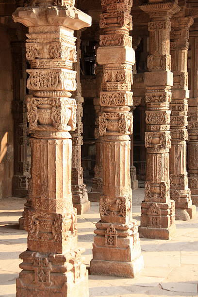 colonnes en grès - delhi quitab minar qutab new delhi photos et images de collection