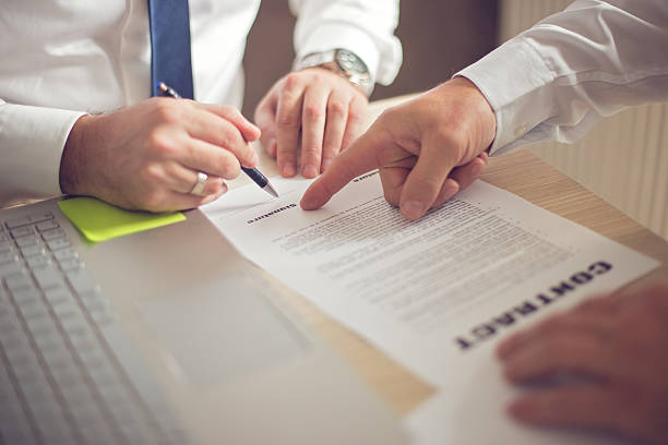 istock Business man signing a contract 500539232