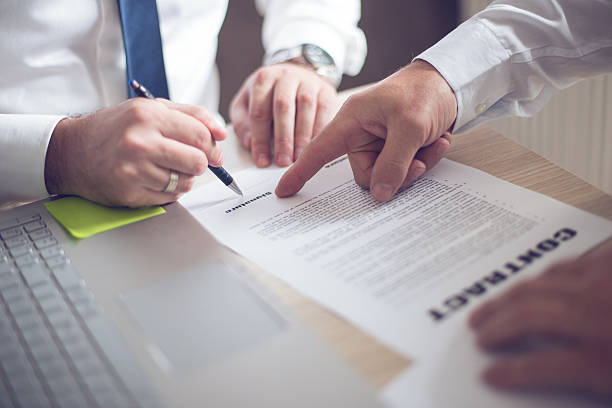 istock Business man signing a contract 500539288