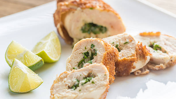 pollo alla kiev - chicken breast chicken grilled chicken protein foto e immagini stock