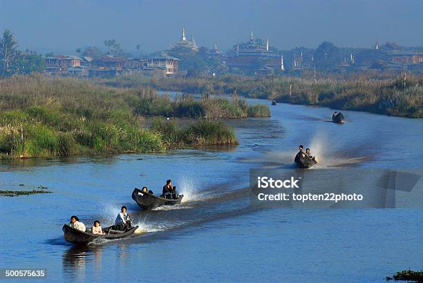 Codzienne Życie W Kanał W Pobliżu Inle Lake Myanmar - zdjęcia stockowe i więcej obrazów Azja