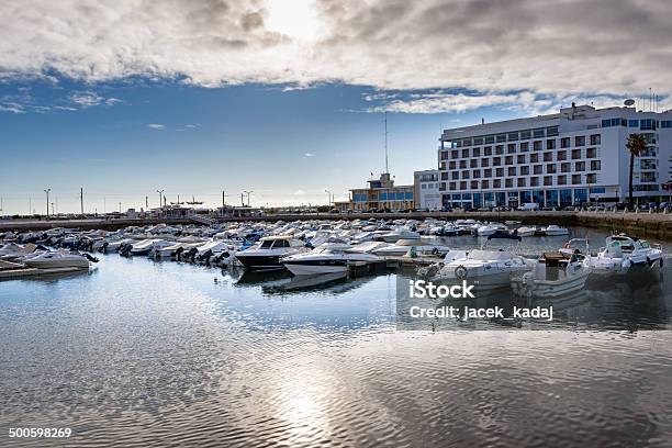 Vista Panorámica De La Marina De La Ciudad De Faro Portugal Foto de stock y más banco de imágenes de Actividades recreativas